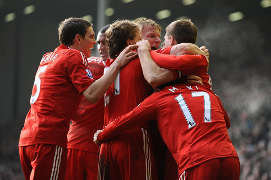 奥莱报：迪马利亚壁画遭到涂污，青训教练指责罗萨里奥球迷