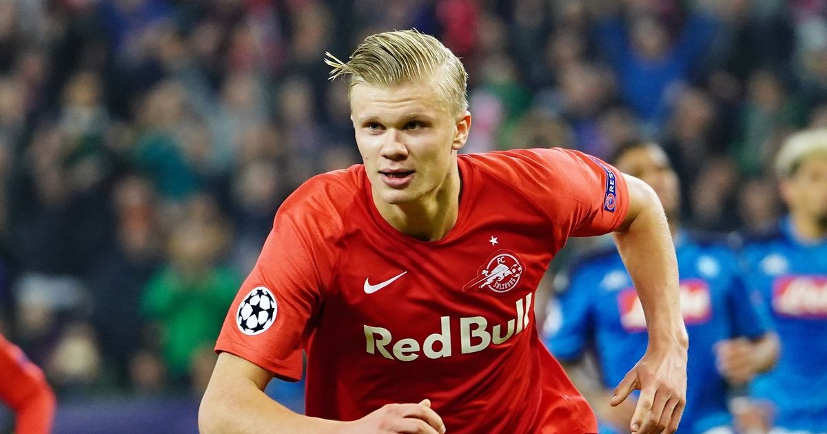 莱斯特城球迷赴意大利观战瓦尔迪比赛并合影