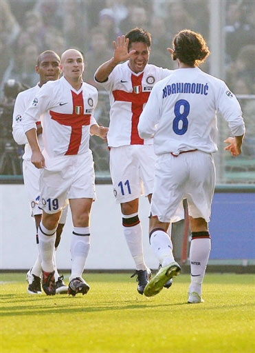 马内：萨拉赫是那种一看到球门就谁也不看的人，这是他的天性